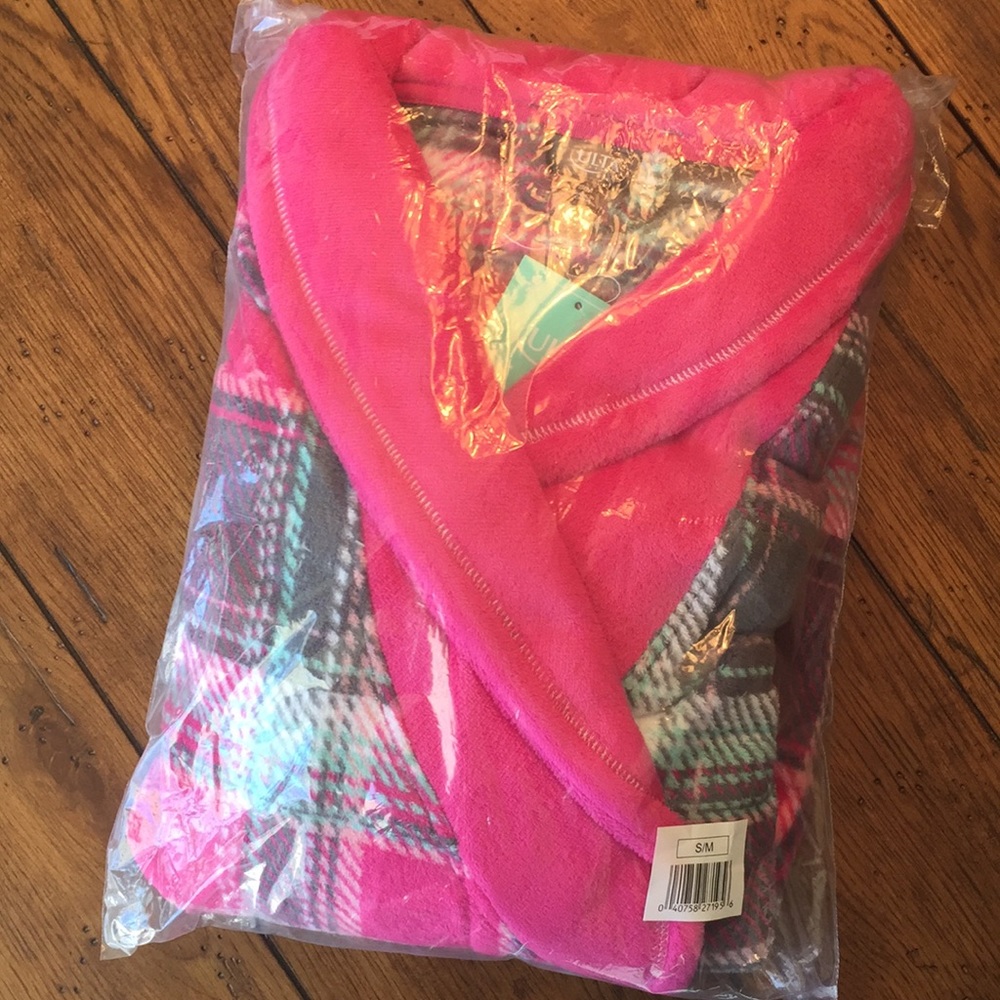 NWT Ulta plush robe S/M